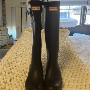 Black hunter boots size 8